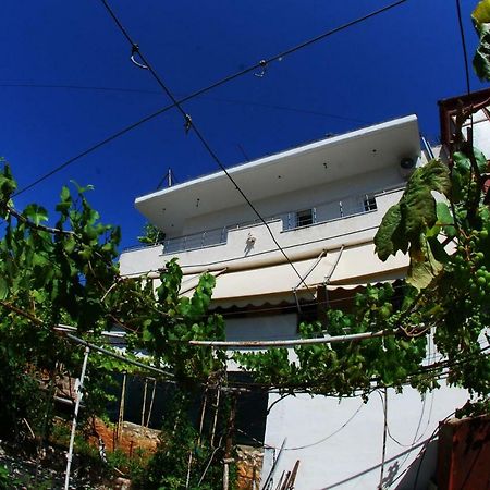 Rafail'S Apartment Sarande Exterior photo