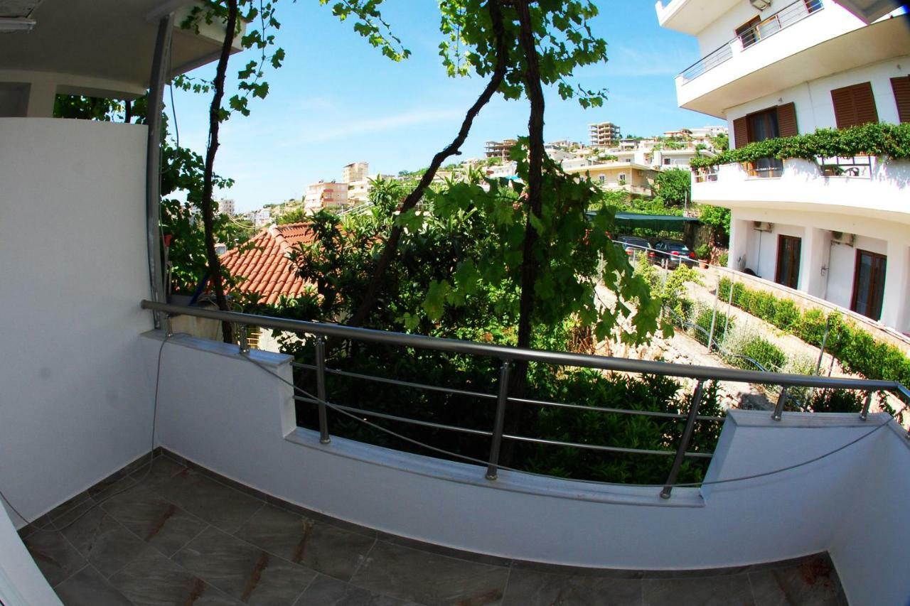 Rafail'S Apartment Sarande Exterior photo