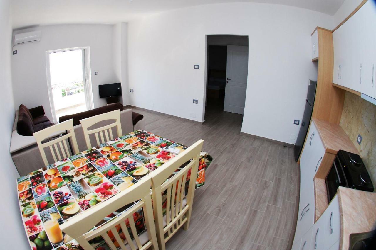 Rafail'S Apartment Sarande Exterior photo